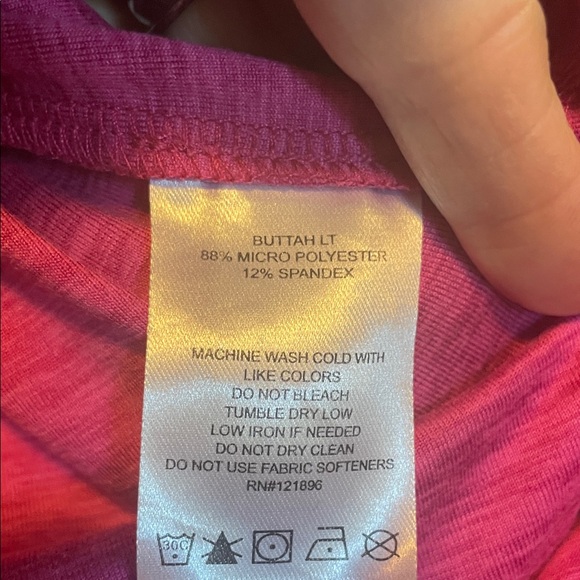 Title Nine Grace Curve Fuchsia Long Sleeve Top Size Medium - Picture 3 of 8